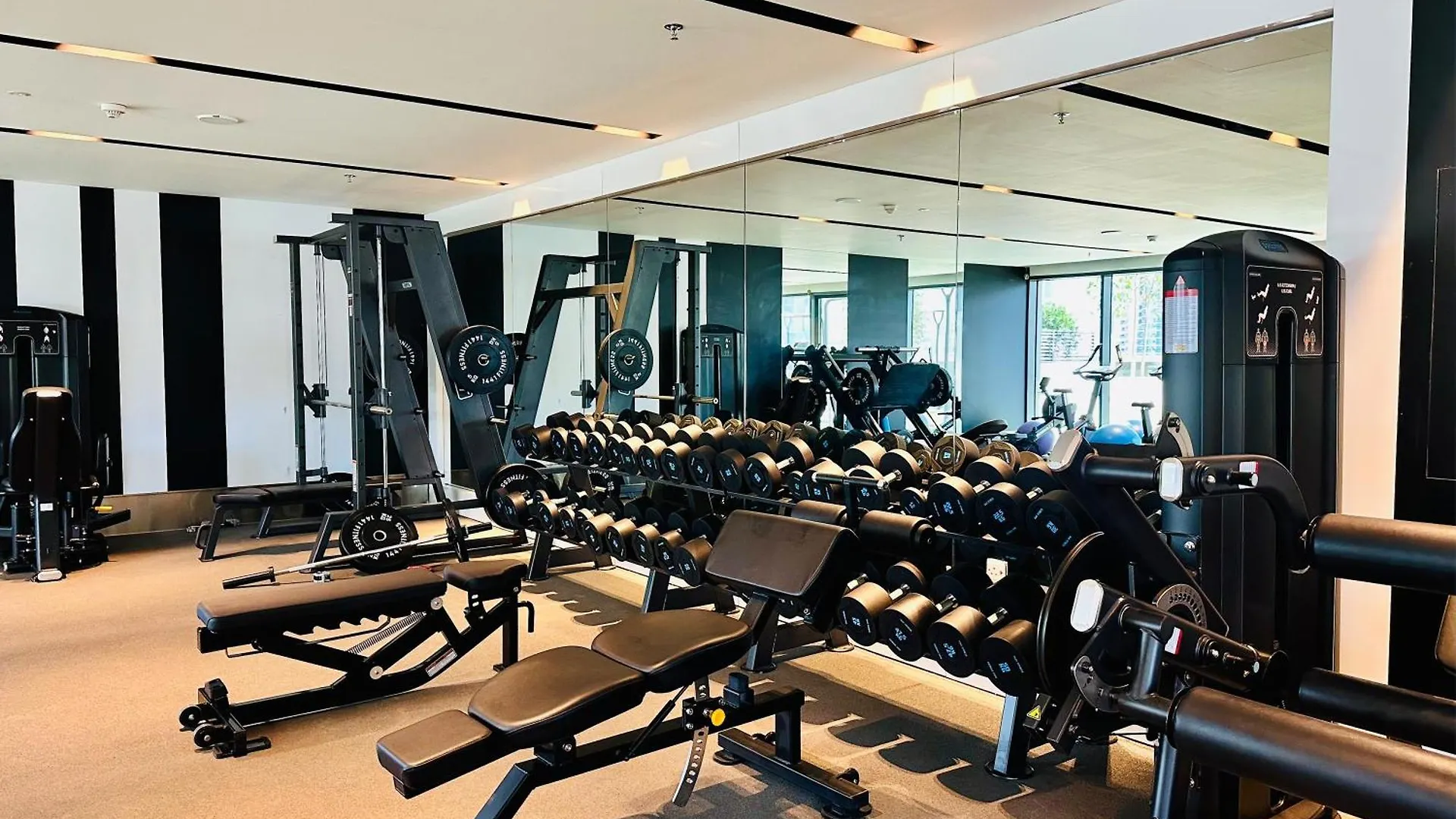 Vserve High Floor Bliss In Dubai'S Iconic Skyline United Arab Emirates